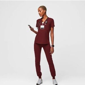 Figs Burgundy Scrub Set